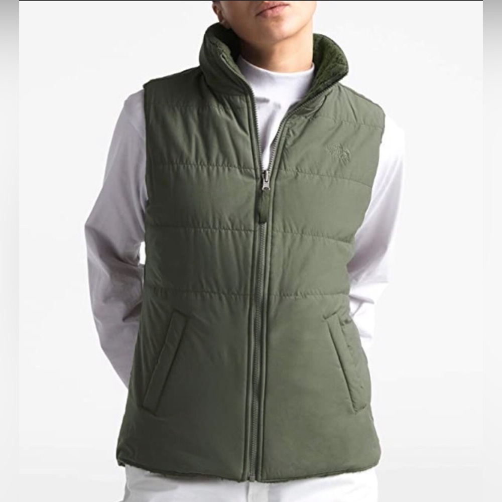 Women's The North Face Merriewood Reversible Fleece Vest in Olive Green. Size XS